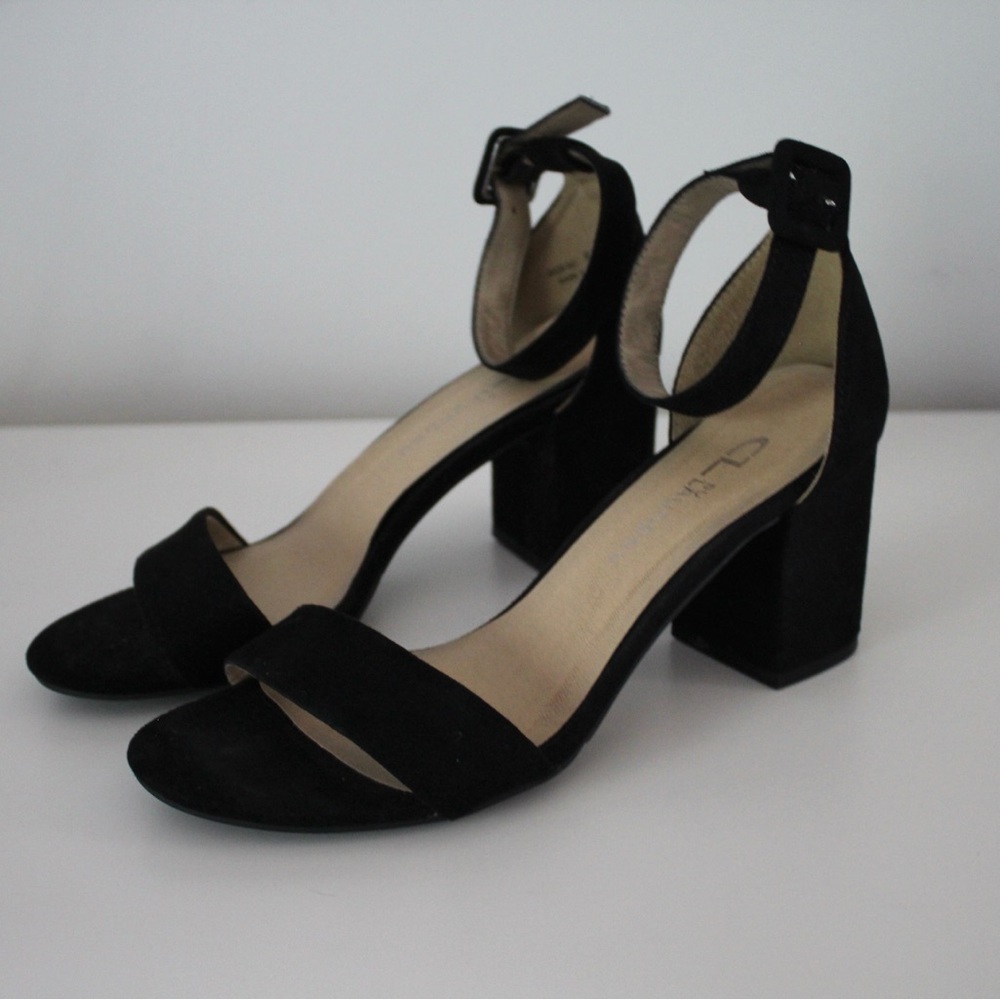 Black Velvet Block Sandel Heels